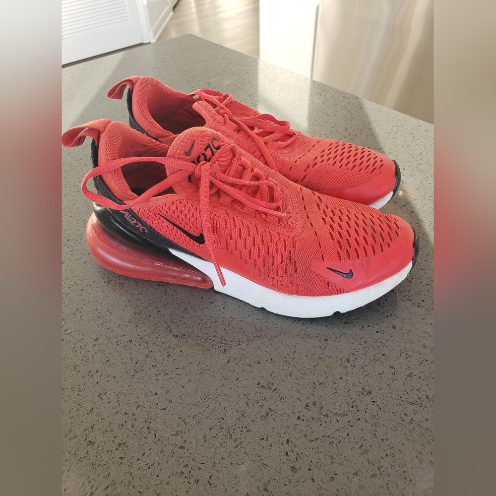Nike Red Athletic Shoes Air Max 270 Red Women Size 7.5 Rare